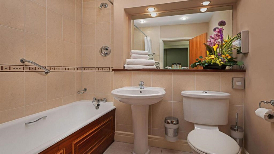 Bathroom, Oranmore Lodge Hotel Galway