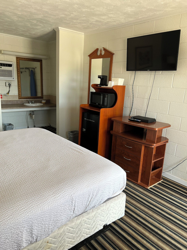 Bedroom 2, Ballinger Inn, Runnels