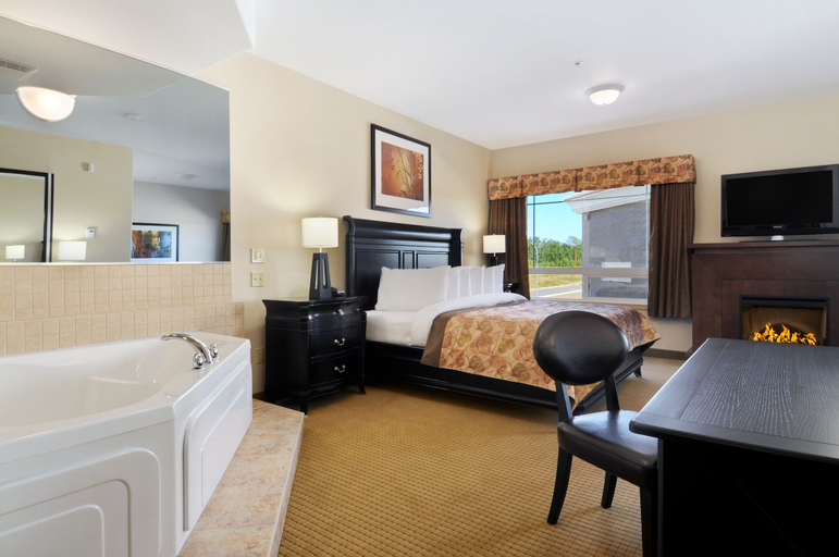 Bedroom 3, Ramada by Wyndham Lac La Biche, Division No. 12
