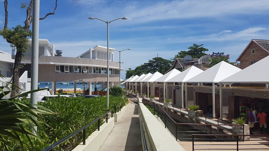 Exterior & Views 2, Fisherman's Point Ocean View Hotel