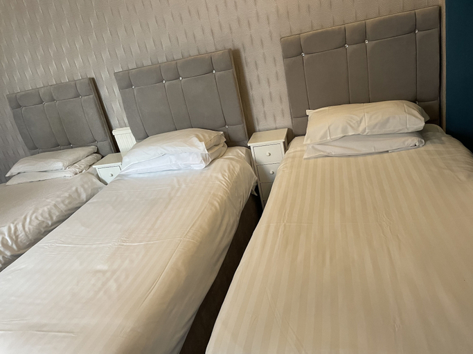 Bedroom 5, Diamonds Inn Ltd, York