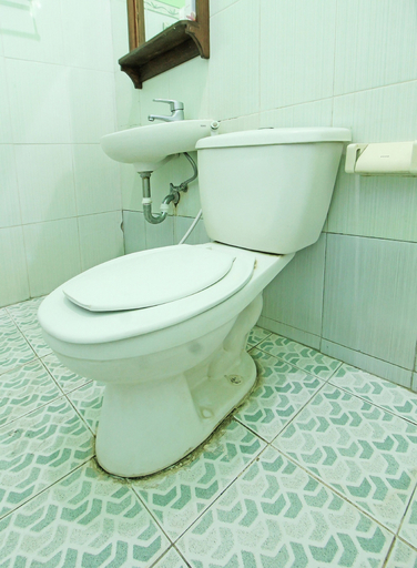 Bathroom 3, OYO 91564 Ayodya Guest House, Lombok