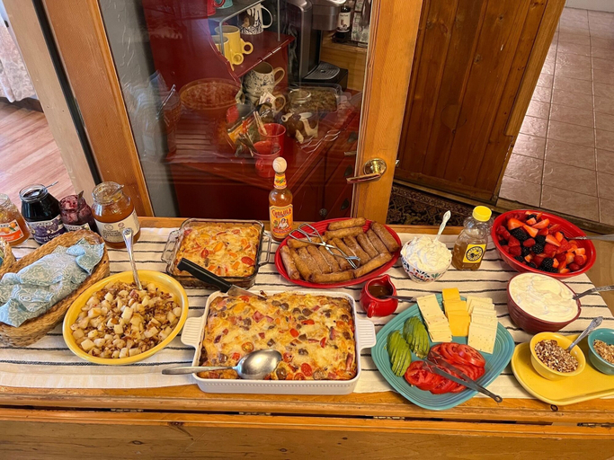Food & Drinks, Bear Creek Guest Ranch, Flathead