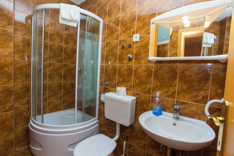 Bathroom 3, Apartmani Villa Dvorski, Baška Voda