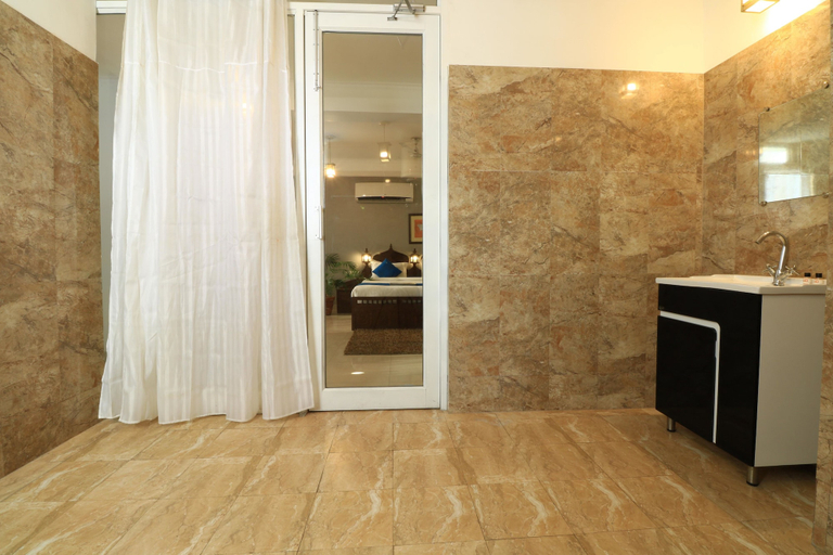 Bathroom 4, Hotel Dodas Palace, Jaipur