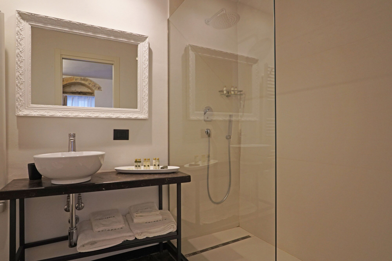 Bathroom 5, Neropece Suites, Ragusa