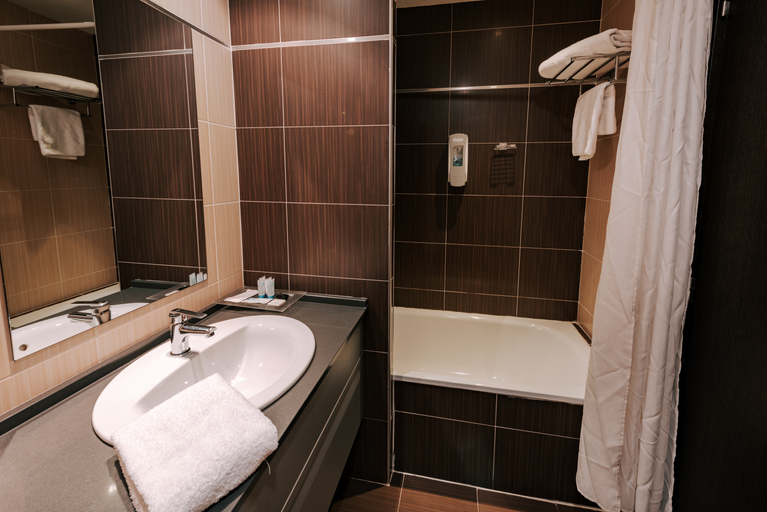 Bathroom 5, ZENIT APARTHOTEL HALL88 ****, Salamanca