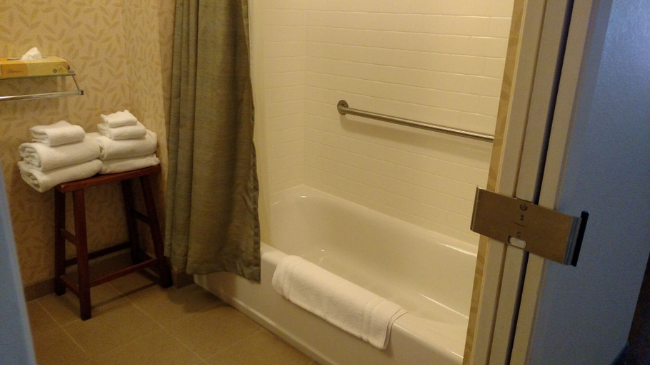 Bathroom 4, Granzella's Inn, Colusa