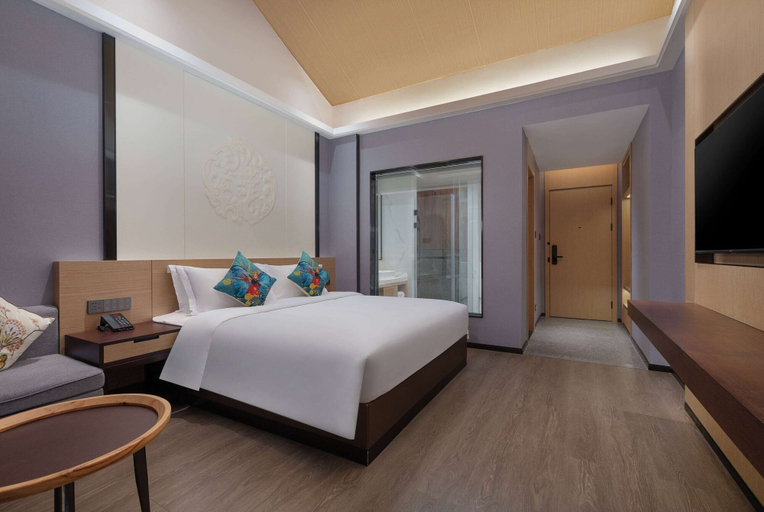 Bedroom 3, Ramada by Wyndham Guilin Yangshuo Resort, Guilin