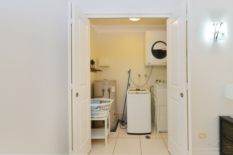 Bathroom 4, Bellevue At Trinity Beach, Cairns