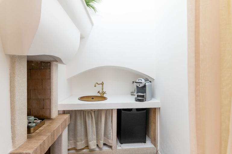 Others 5, La luce - Arya Nobile, Brindisi