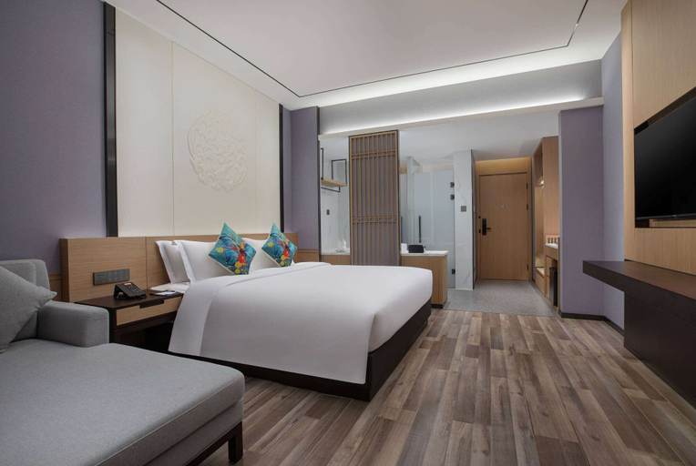Bedroom 3, Ramada by Wyndham Guilin Yangshuo Resort, Guilin