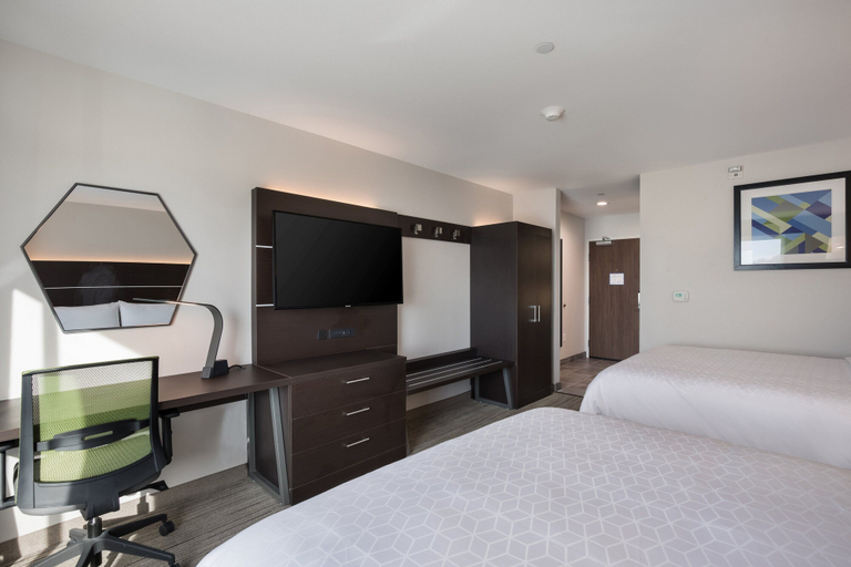 Bedroom 4, Holiday Inn Express & Suites CHICAGO - HOFFMAN ESTATES by IHG, Cook