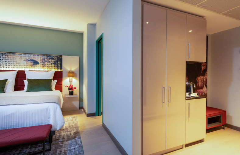 Bedroom 4, Leonardo Hotel Augsburg, Augsburg