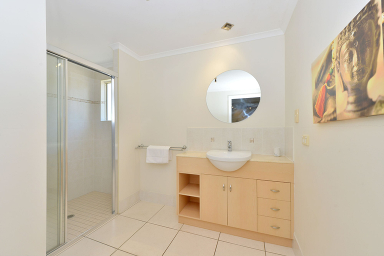 Bathroom 4, Bellevue At Trinity Beach, Cairns