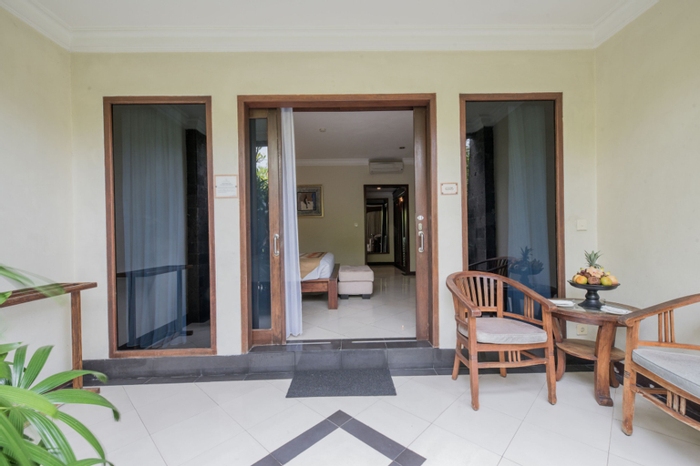 Exterior & Views 18