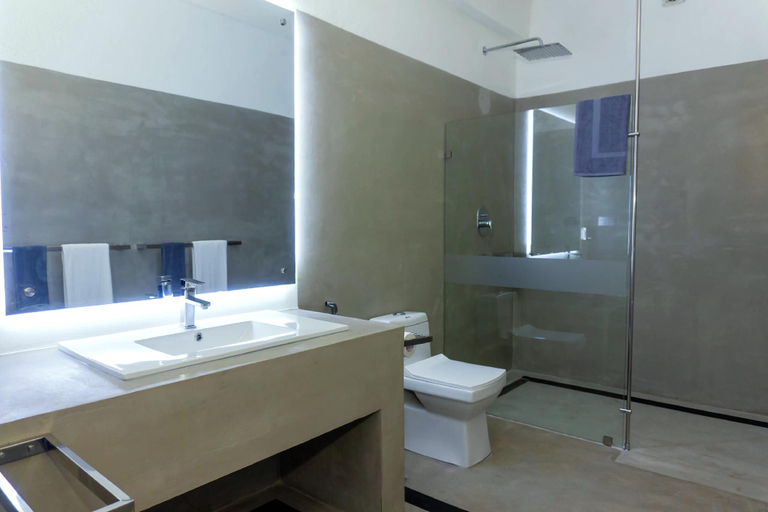 Bathroom 4, Josan Villa, Habaraduwa