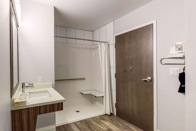 Bathroom 4, Park Inn by Radisson Osoyoos, Okanagan-Similkameen