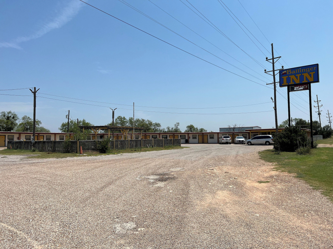 Others 4, Ballinger Inn, Runnels