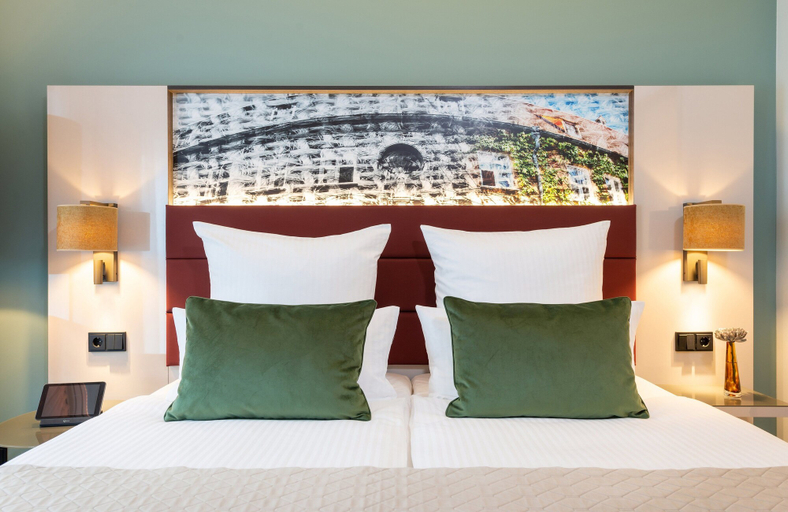 Bedroom 2, Leonardo Hotel Augsburg, Augsburg