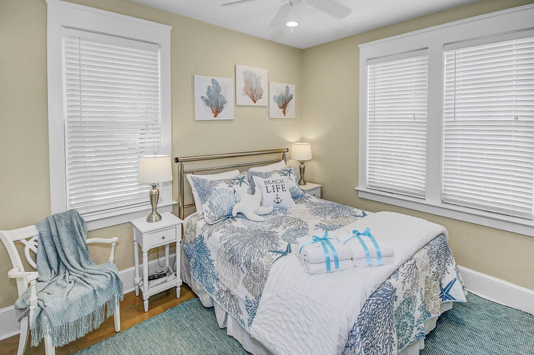 Bedroom 2, 45 Founders Ct - Almost Heaven Carriage House, Walton