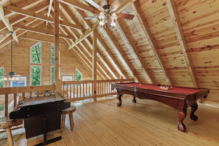 Food & Drinks, Star Lodge, Sevier