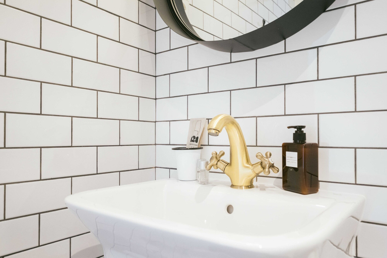 Bathroom 4, Magatzem 128, Barcelona
