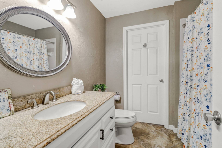 Bathroom 4, 7384 Willems Dr, Lee