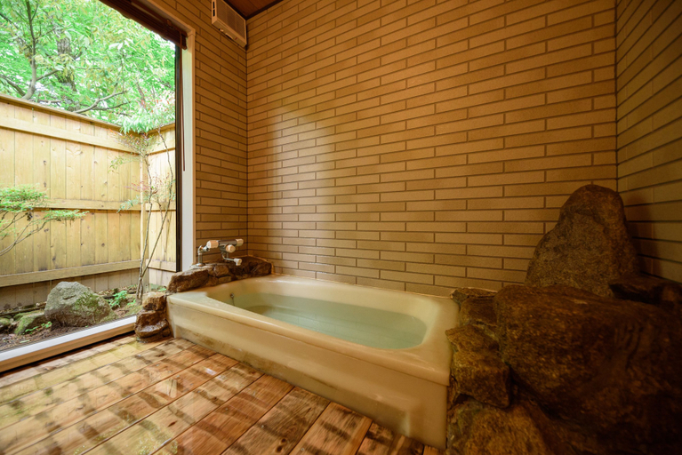 Bathroom 3, Yufuin Tsukahara Kogen Sanso Donguri, Yufu