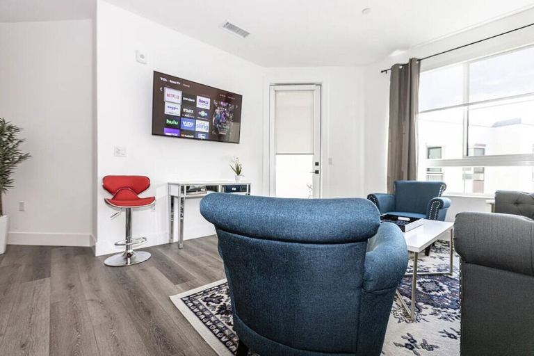 Others 5, Beach Condo 436CB, San Diego