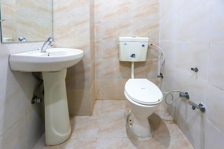 Bathroom 5, Hotel Venus, Ajmer