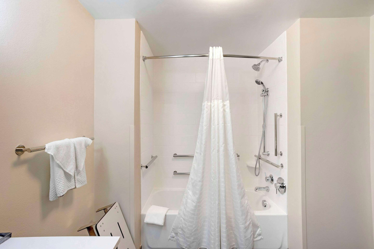 Bathroom 4, Sleep Inn North - Central York, York