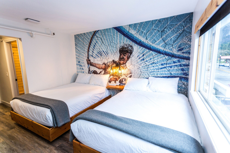Bedroom 3, Crash Hotel Squamish, Squamish-Lillooet