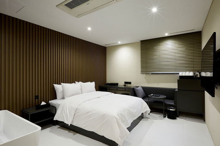 Bedroom 15