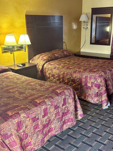 Bedroom 3, Motel 301, Hillsborough