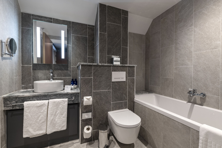 Bathroom 5, Ness Walk, Highland