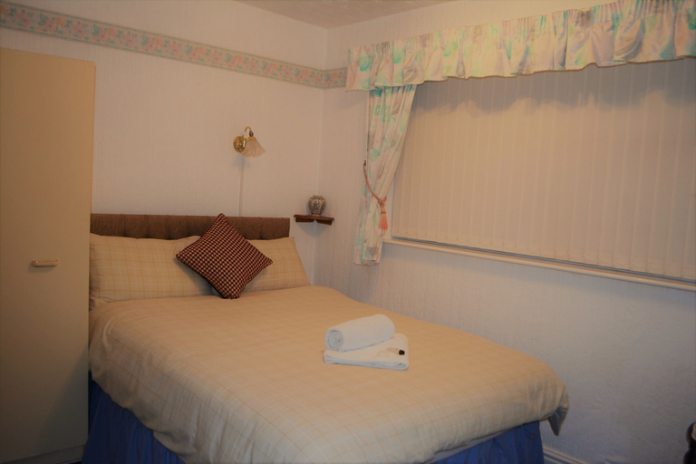 Bedroom 2, The Woodland Hotel, Blackpool