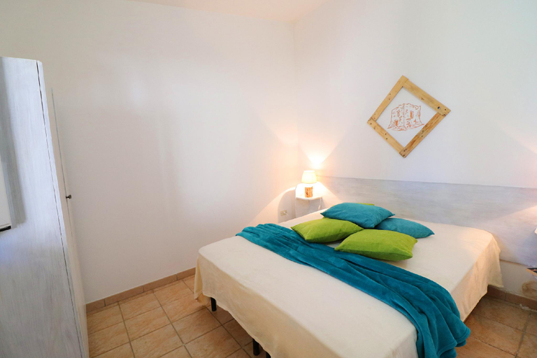 Bedroom 2, Casa Pizzutella Torre Santo Stefano in Otranto 3 places, Lecce