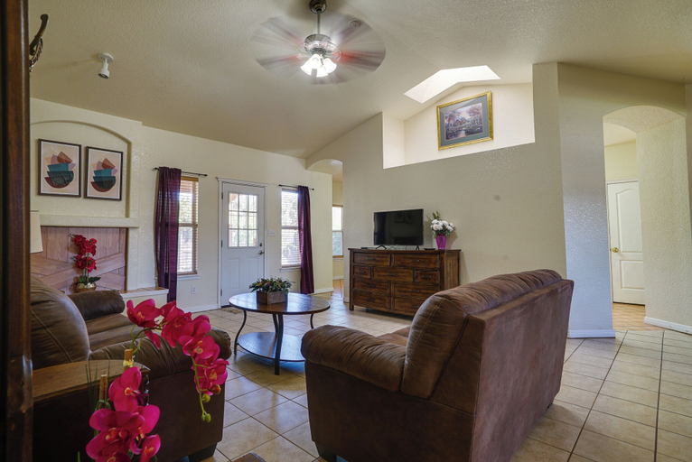 Others 1, Convenient Las Cruces Home w/ Patio & Grill!, Dona Ana