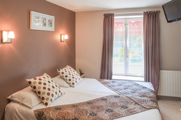 Bedroom 3, Hotel Restaurant De La Dore, Puy-de-Dôme
