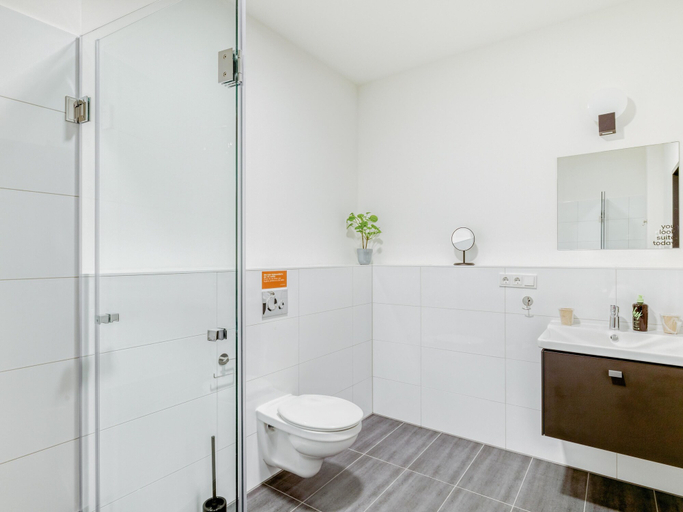 Bathroom 3, Limehome Mönchengladbach Fliethstraße, Mönchengladbach