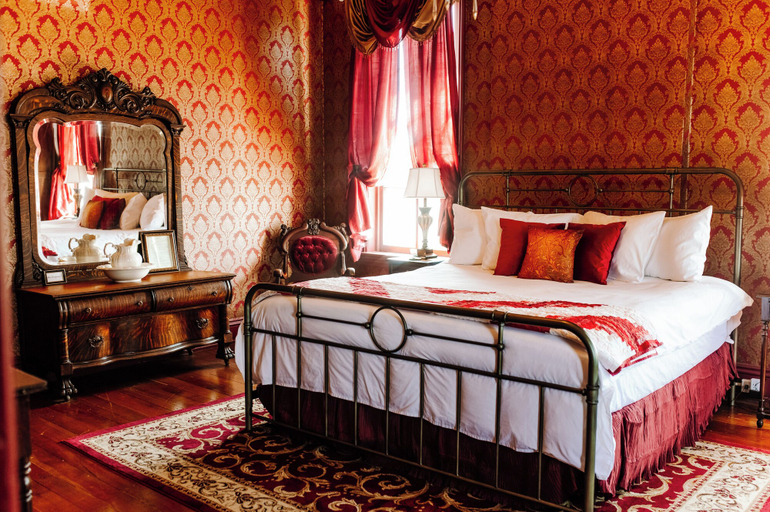 Bedroom 3, White House Hotel, Gasconade