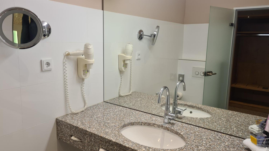 Bathroom 5, Hotel Lechnerhof, München