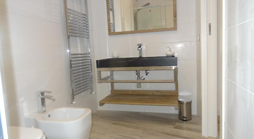 Bedroom 4, Suites Margot, Genova