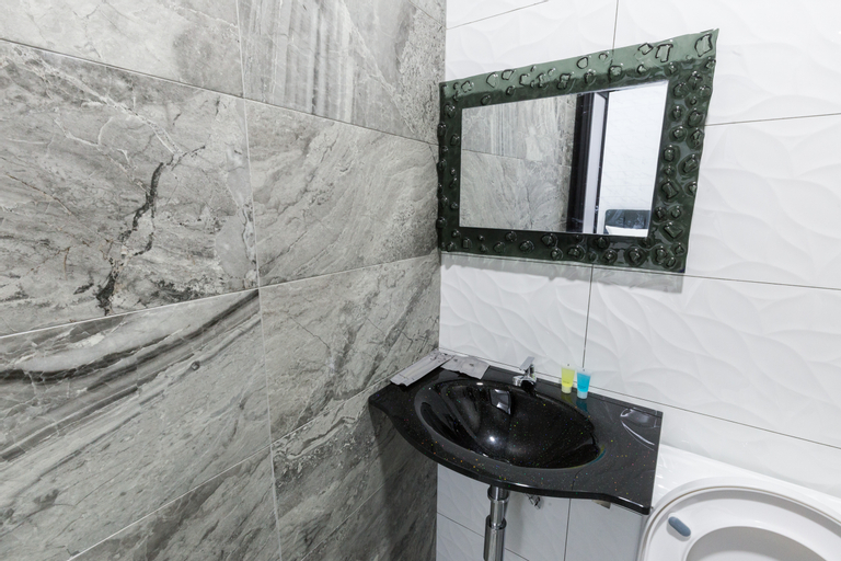Bathroom 17