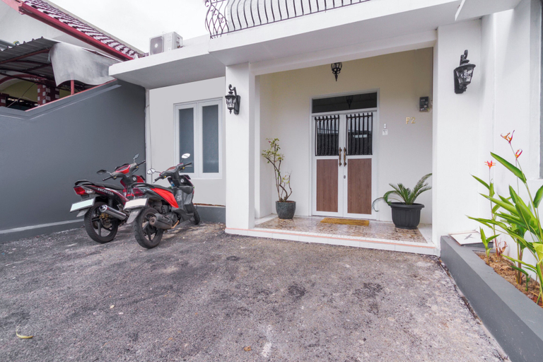 Exterior & Views 1, OYO 2975 House Of Mahira Syariah, Ciamis