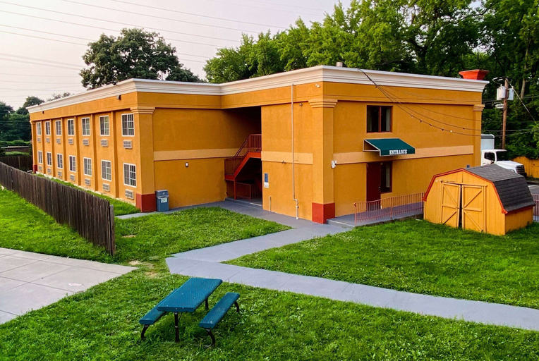 Family & Kids, Super 8 by Wyndham Gloucester, Camden