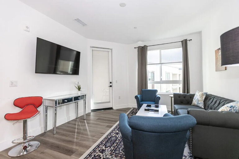 Others 4, Beach Condo 436CB, San Diego