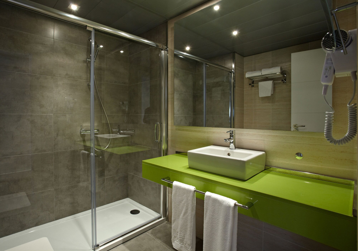 Bathroom 5, Hotel Costa Azul, Baleares