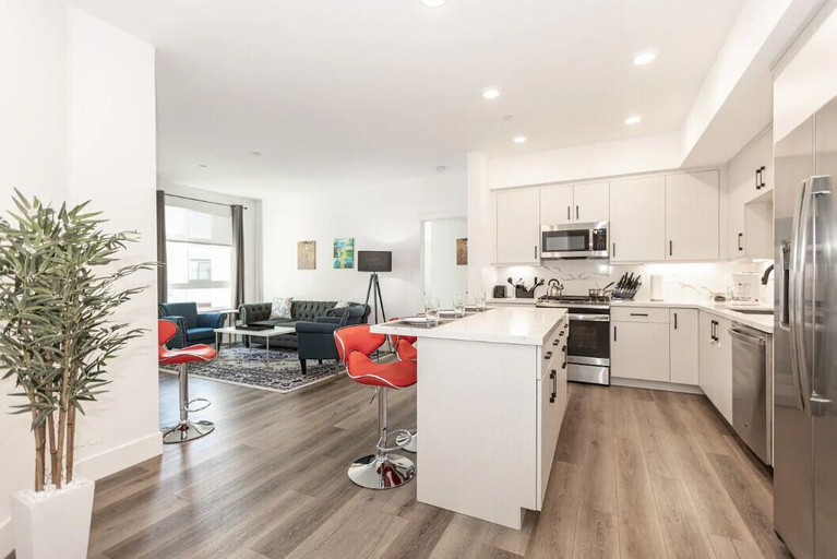 Others 3, Beach Condo 436CB, San Diego